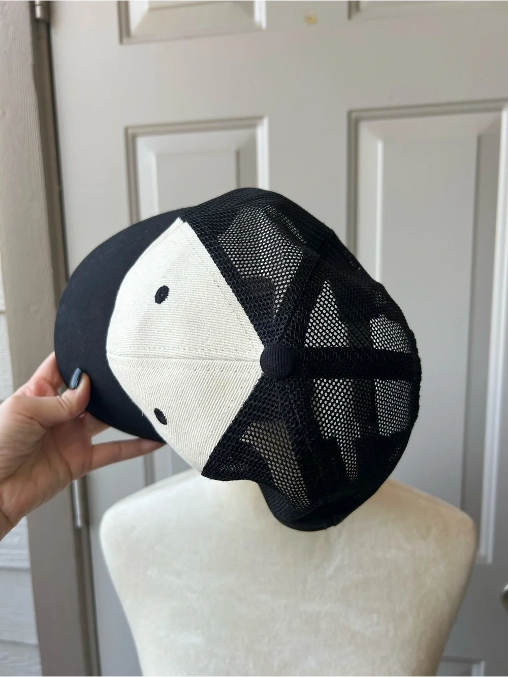 Brandy Melville Katherine Mesh Cap